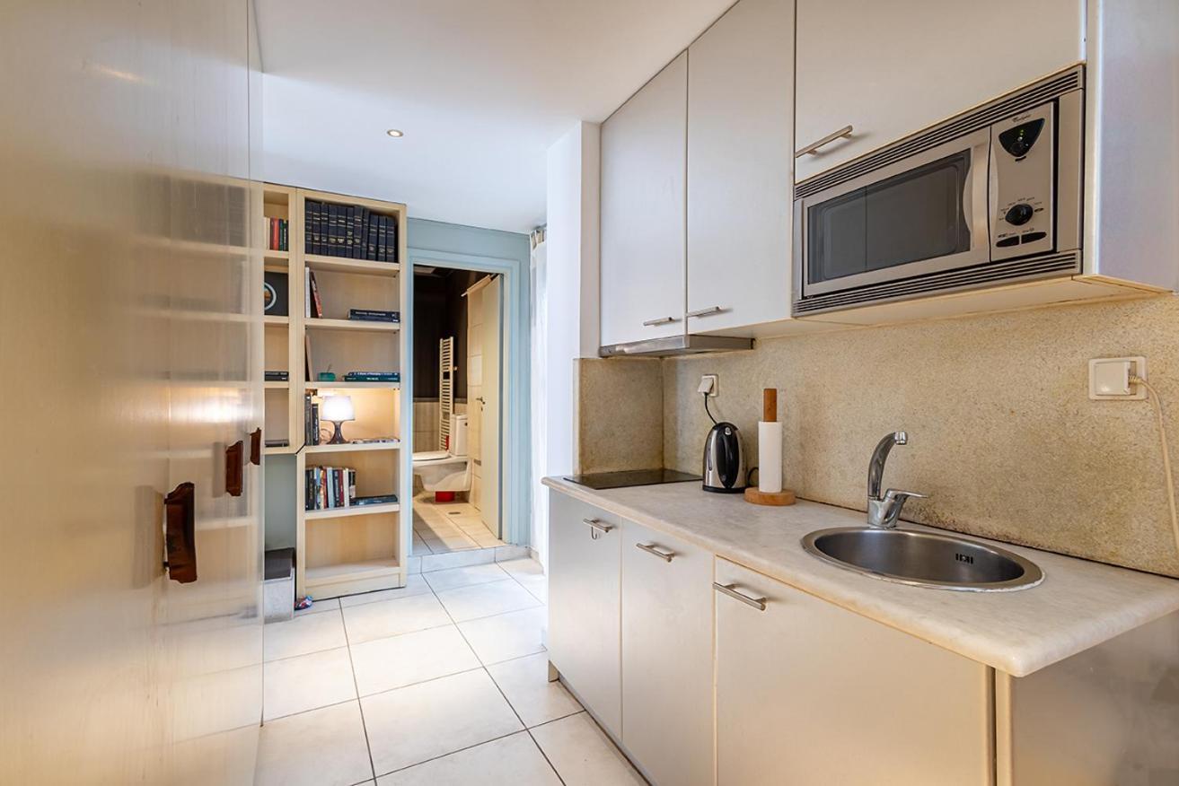Arthome Acropolis View Apartment